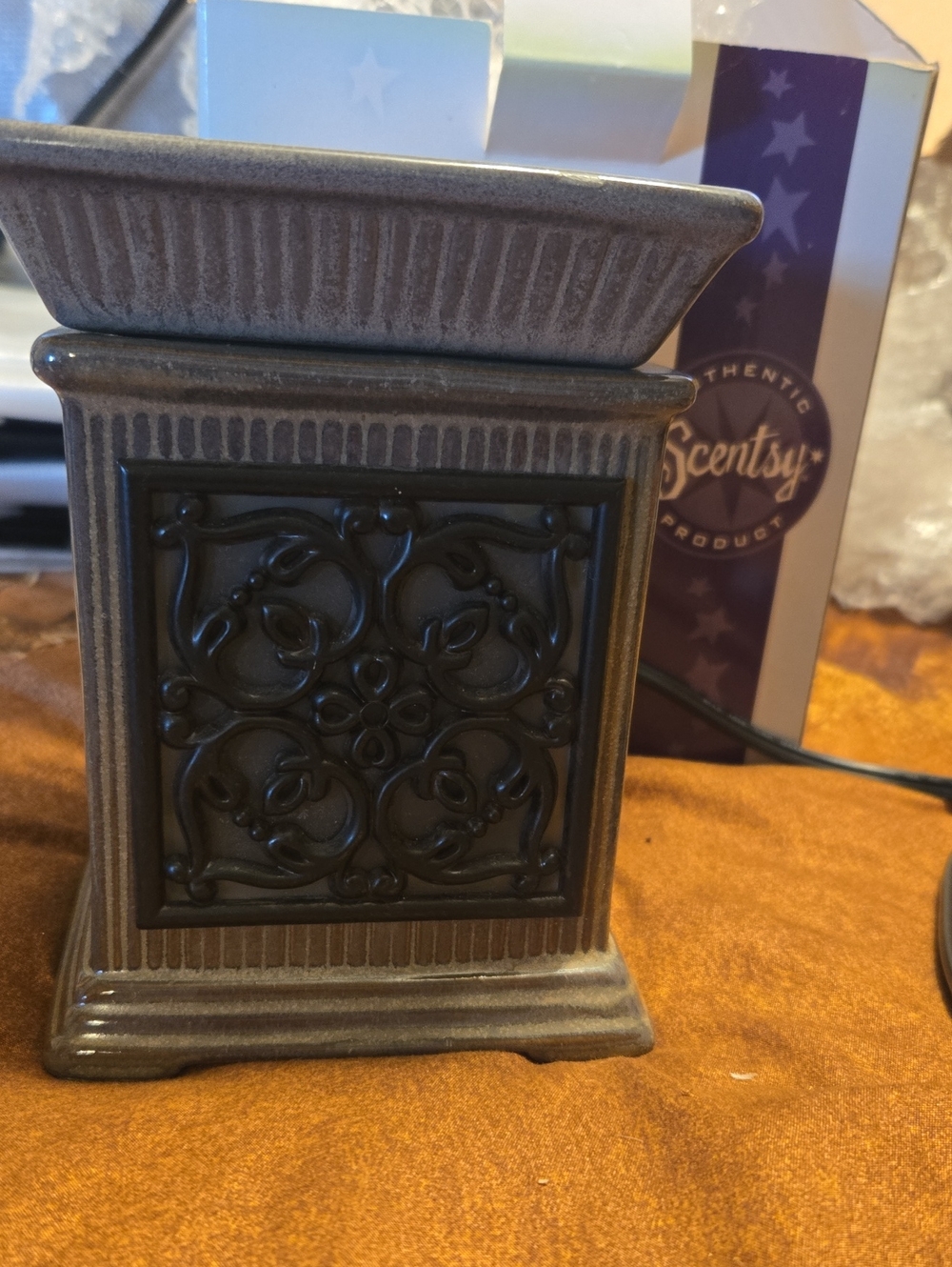 Scentsy Electric Wax Warmer with Decorative Metal Front - Bronze